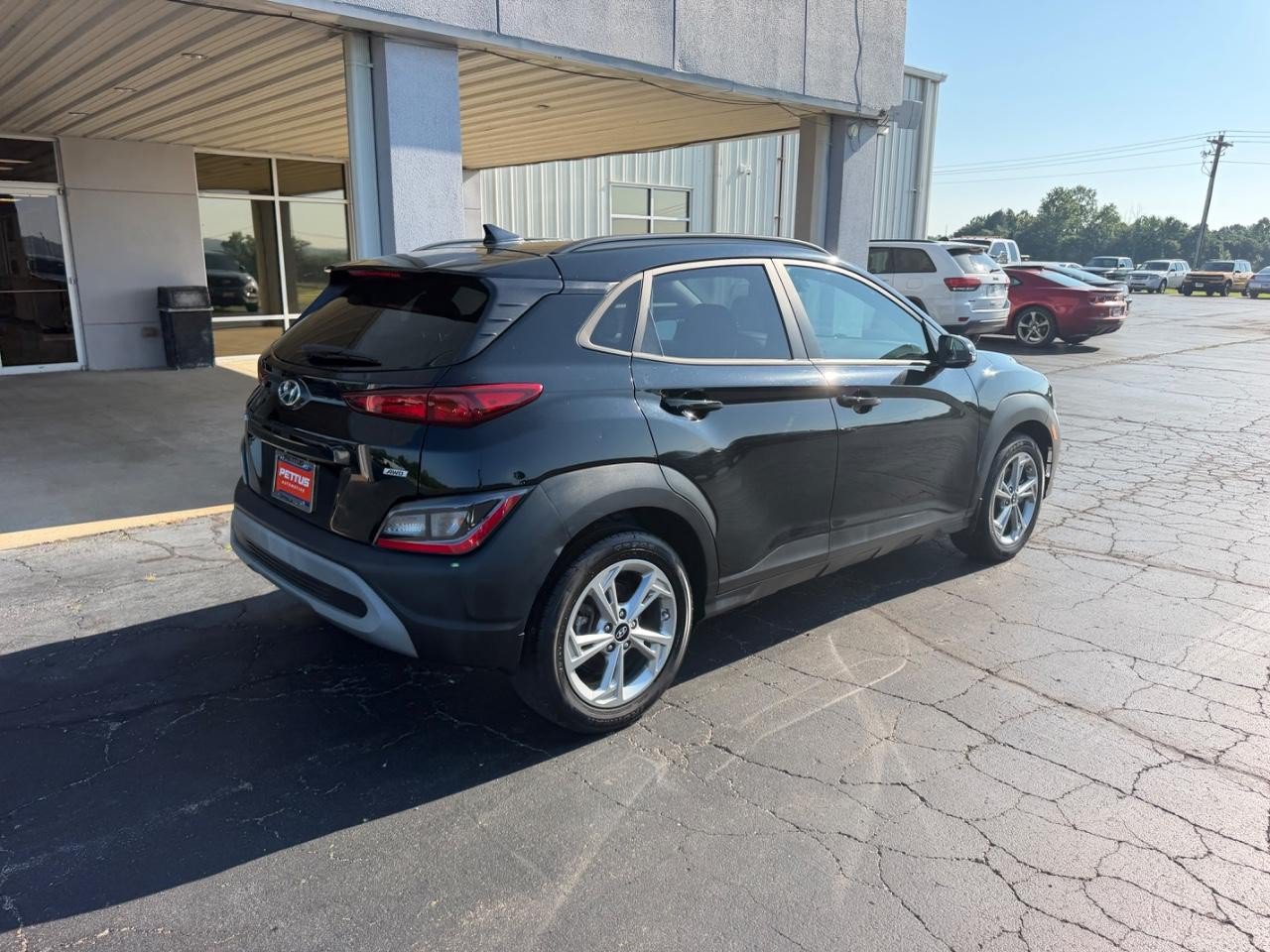 Used 2023 Hyundai Kona SEL AWD/4WD image 3