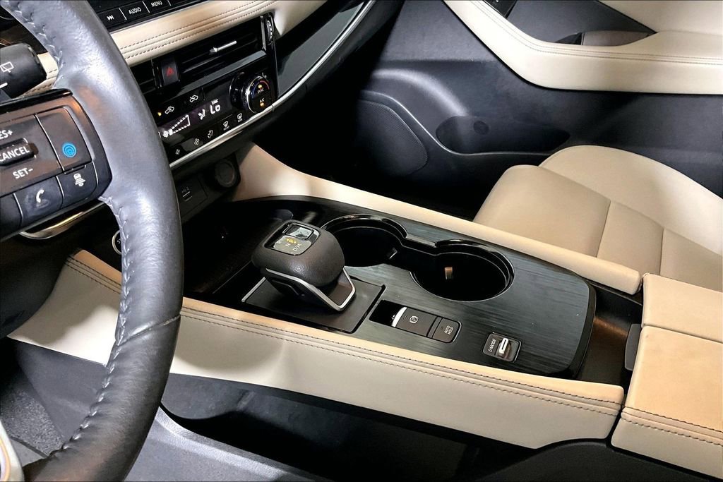 Used 2023 Nissan Rogue SL w/ SL Premium Package image 13