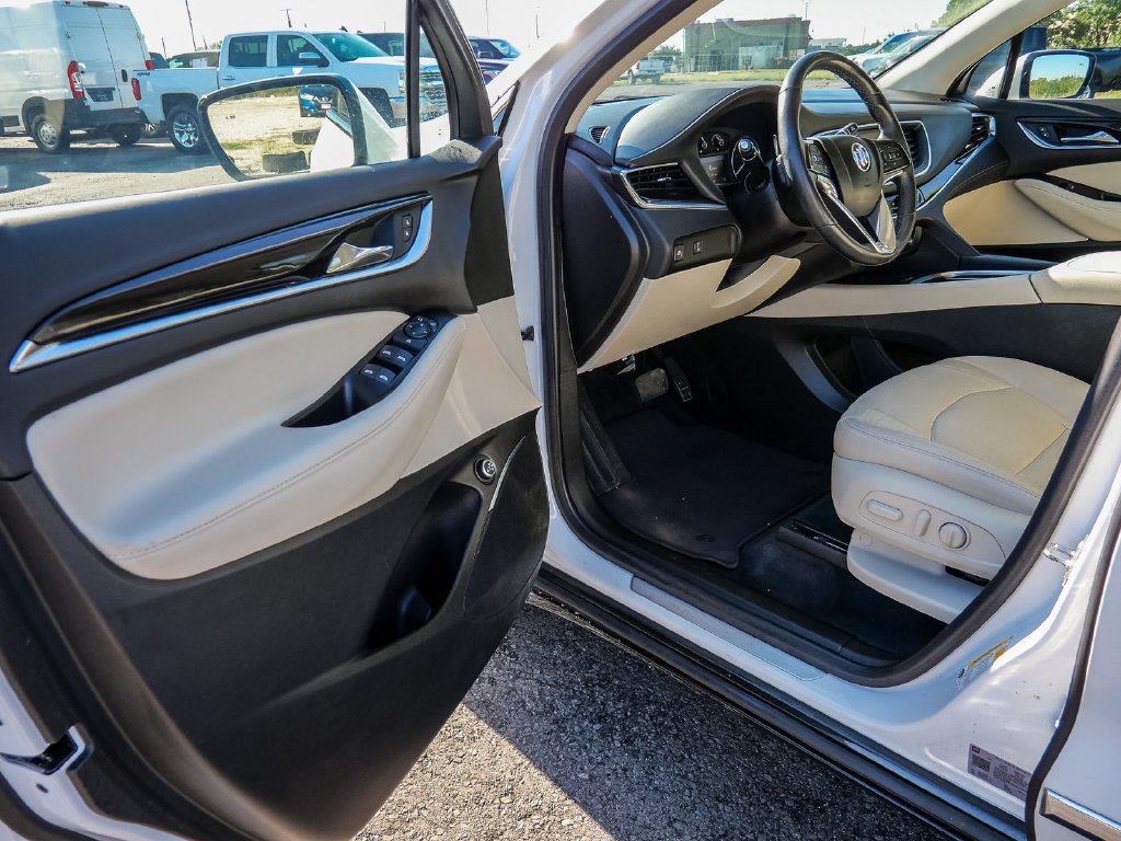 Used 2023 Buick Enclave Essence w/ Sport Touring Edition FWD image 32