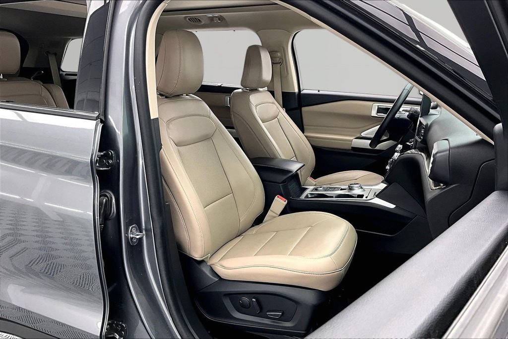 Certified 2023 Ford Explorer Limited w/ Limited Technology Package AWD/4WD image 7