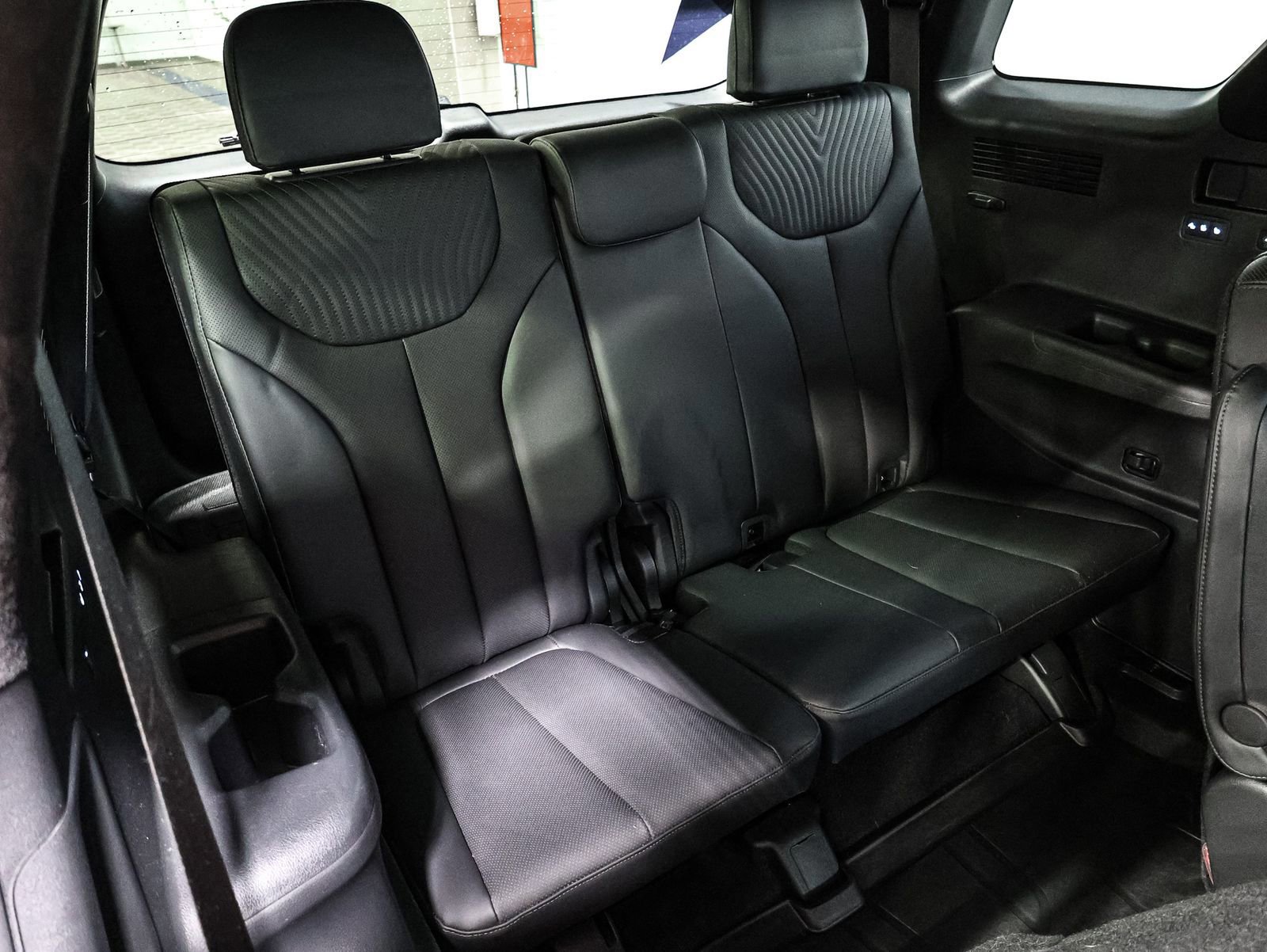 Used 2024 Hyundai Palisade Calligraphy image 24