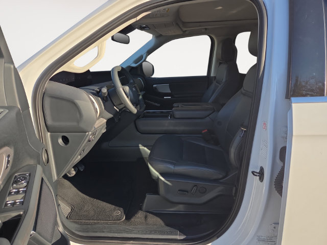 Certified 2025 Ford Expedition Active AWD/4WD image 11