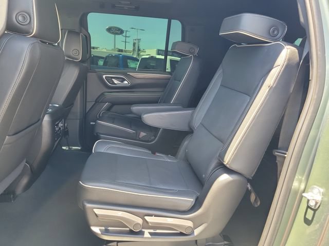 Used 2024 Chevrolet Suburban Premier w/ Premium Package 2 AWD/4WD image 13
