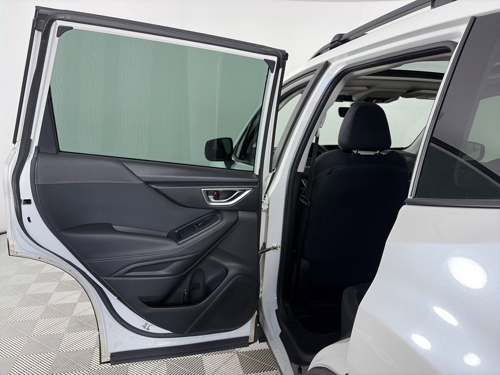 Used 2023 Subaru Forester Premium AWD/4WD image 12