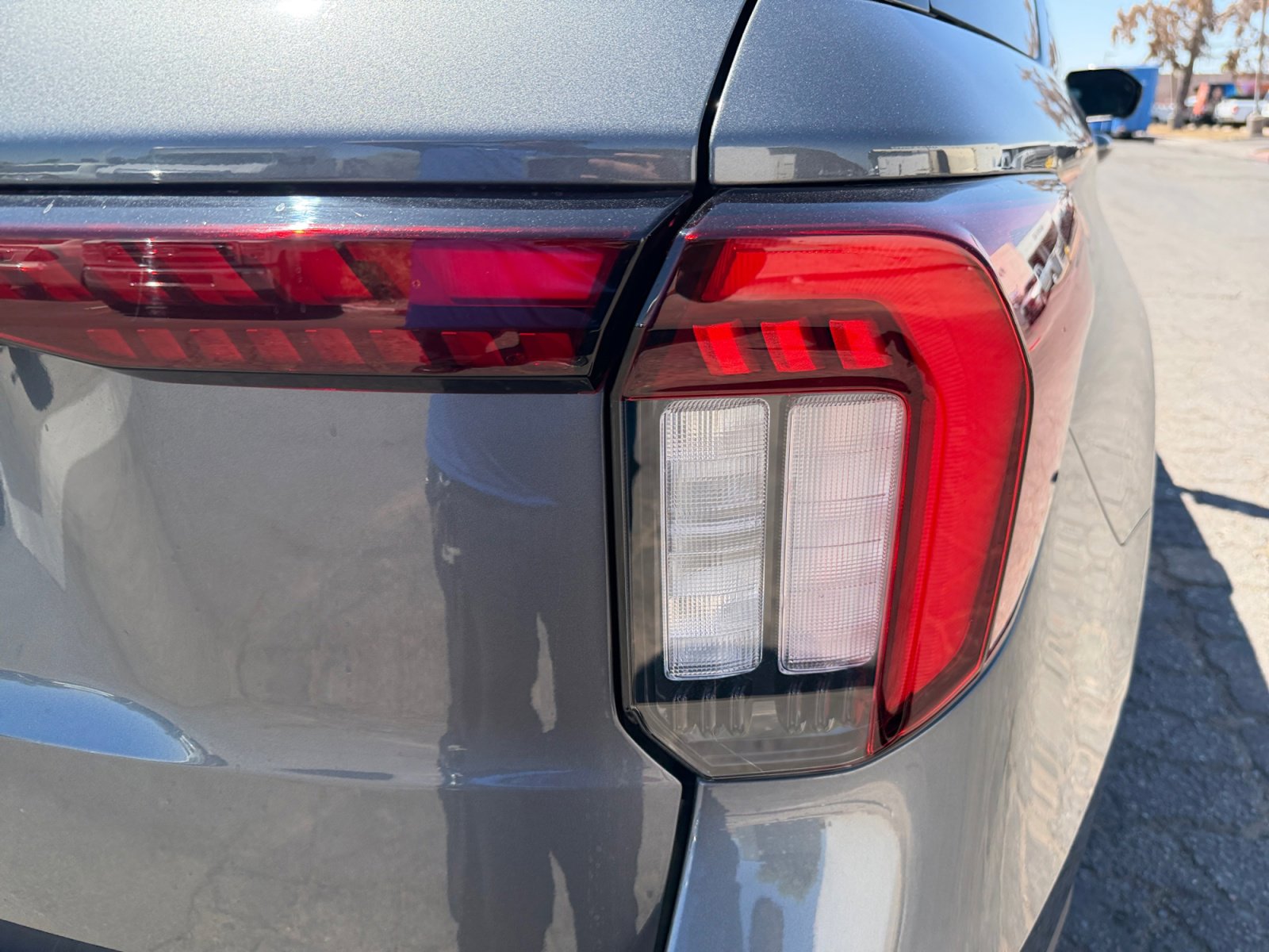 Certified 2025 Ford Explorer ST-Line w/ Premium Package RWD image 28