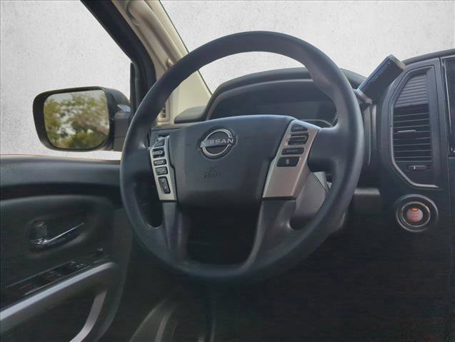 Used 2024 Nissan Titan SV image 24
