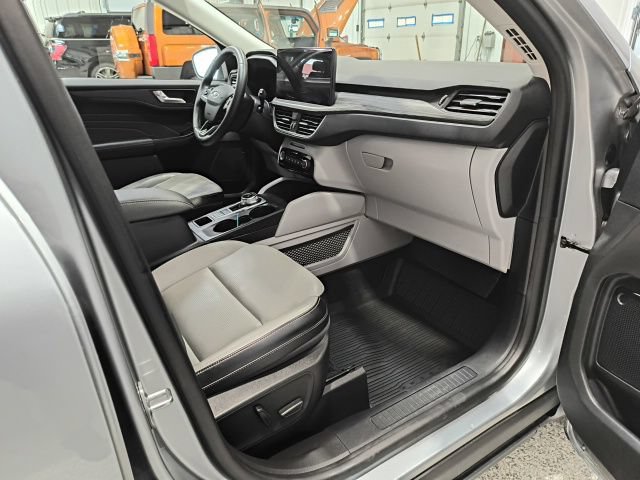 Certified 2023 Ford Escape Platinum AWD/4WD image 22