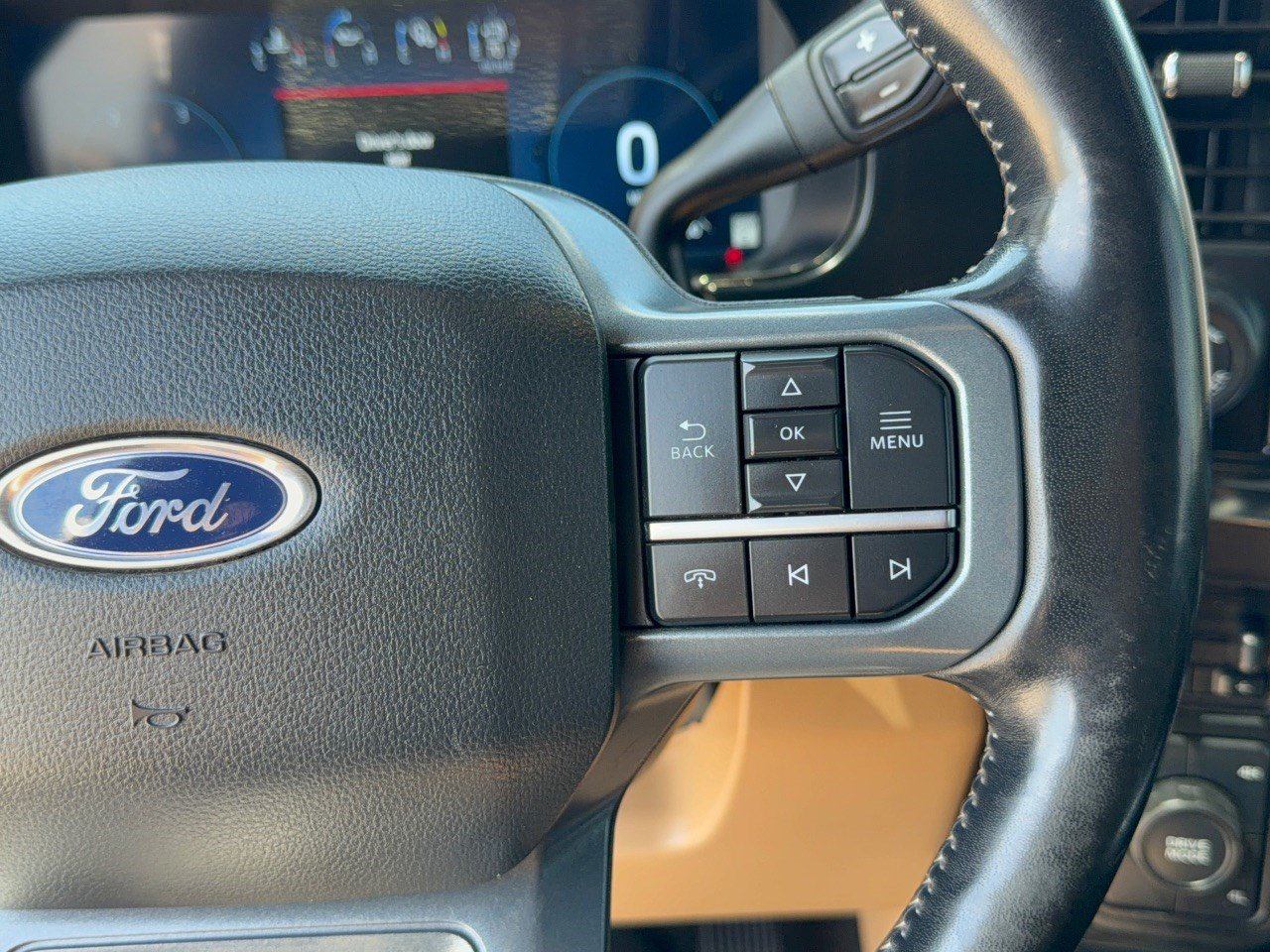 Certified 2024 Ford F350 Lariat w/ Lariat Ultimate Package AWD/4WD image 19