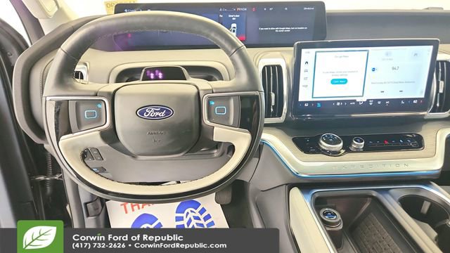 Certified 2025 Ford Expedition Platinum w/ Driver's Package AWD/4WD image 15