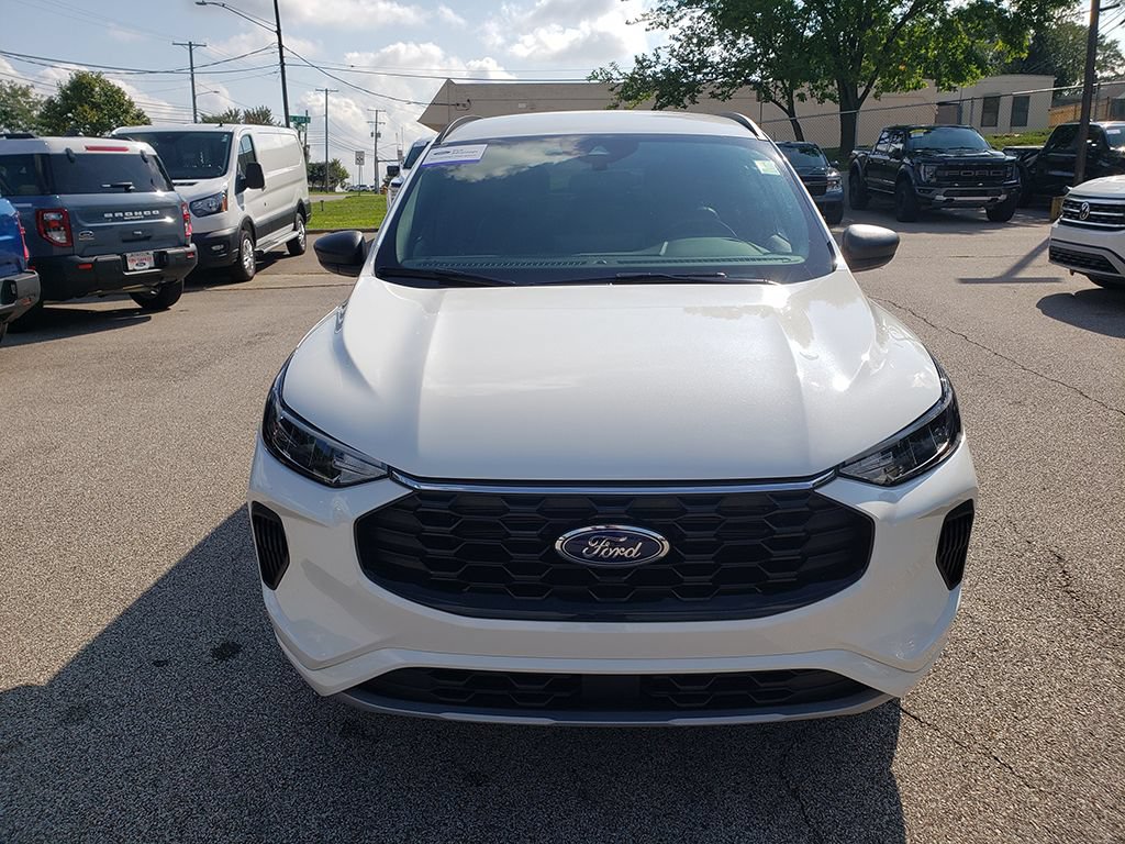 Certified 2023 Ford Escape ST-Line w/ Tech Pack #1 FWD image 2