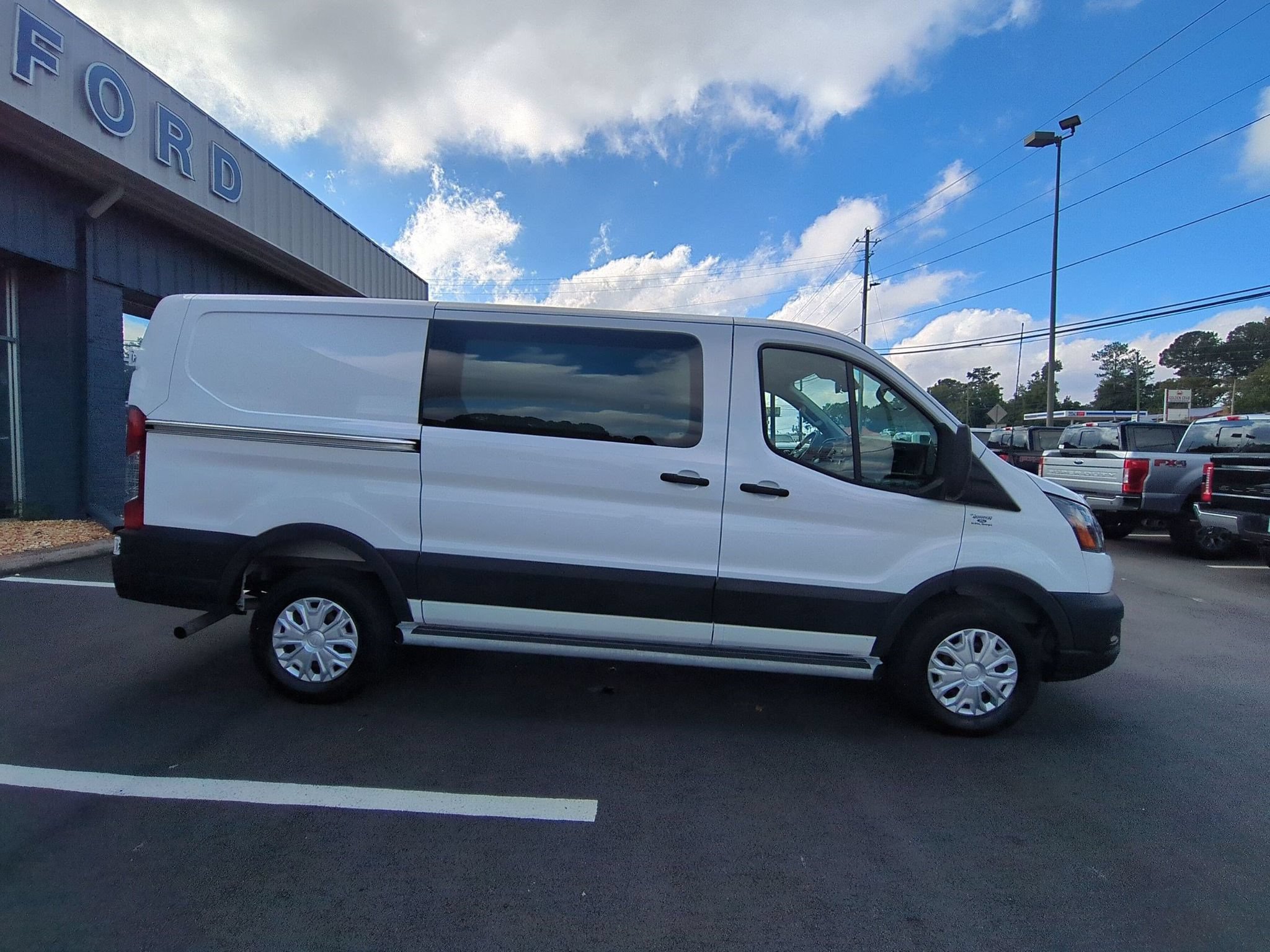 Certified 2025 Ford Transit 250 Low Roof w/ Exterior Upgrade Package RWD image 4