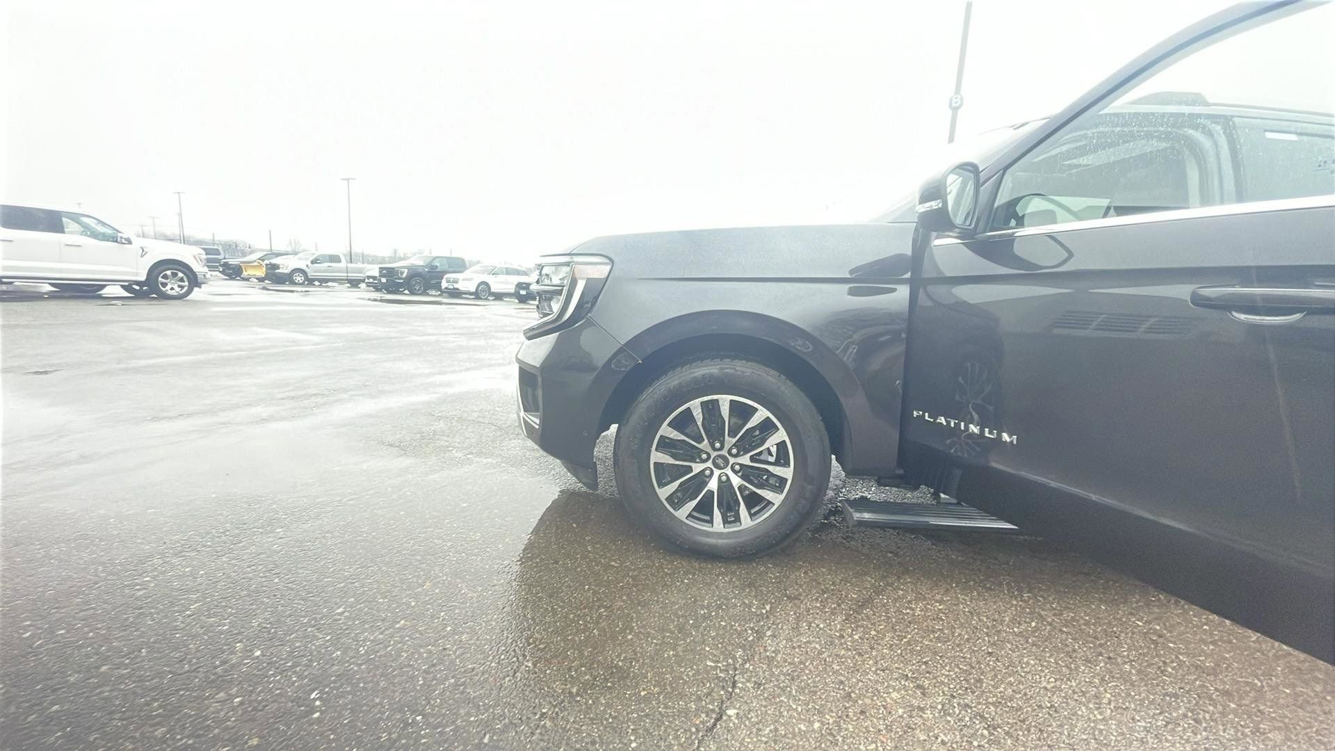 Certified 2025 Ford Expedition Platinum AWD/4WD image 24
