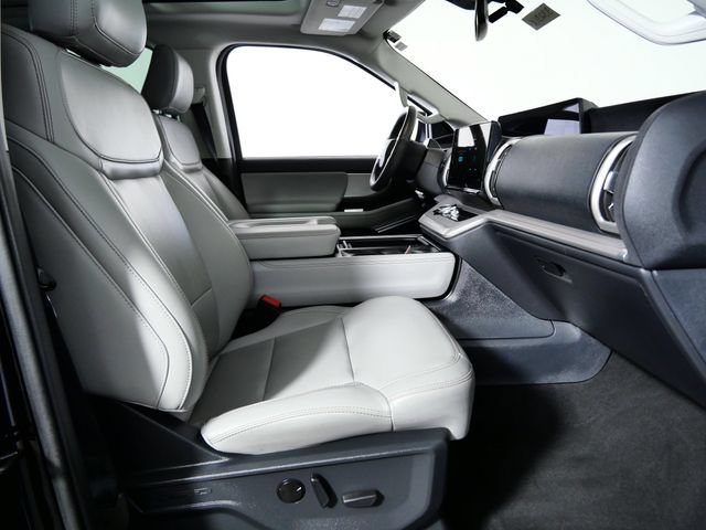 Certified 2025 Ford Expedition Active AWD/4WD image 10
