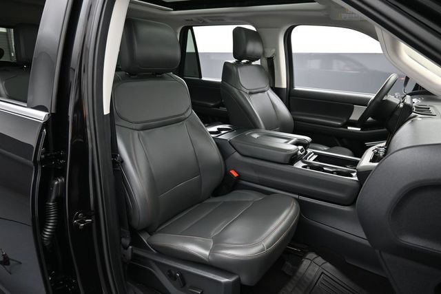 Certified 2025 Ford Expedition Active AWD/4WD image 32