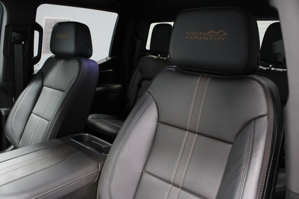Used 2025 Chevrolet Silverado 1500 High Country w/ High Country Premium Package AWD/4WD image 27