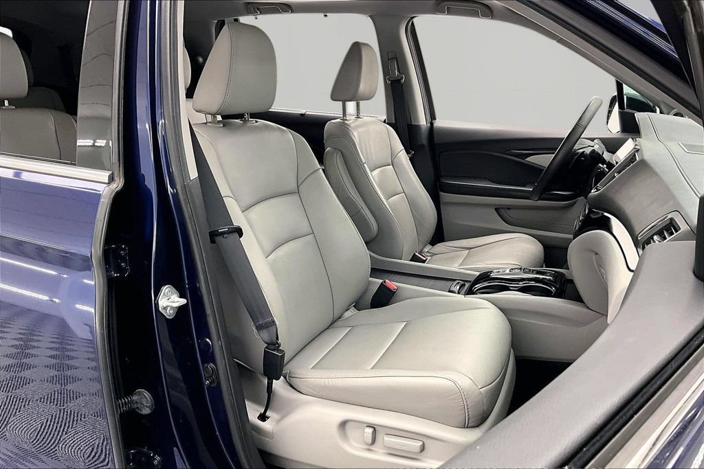 Used 2022 Honda Pilot Touring image 7