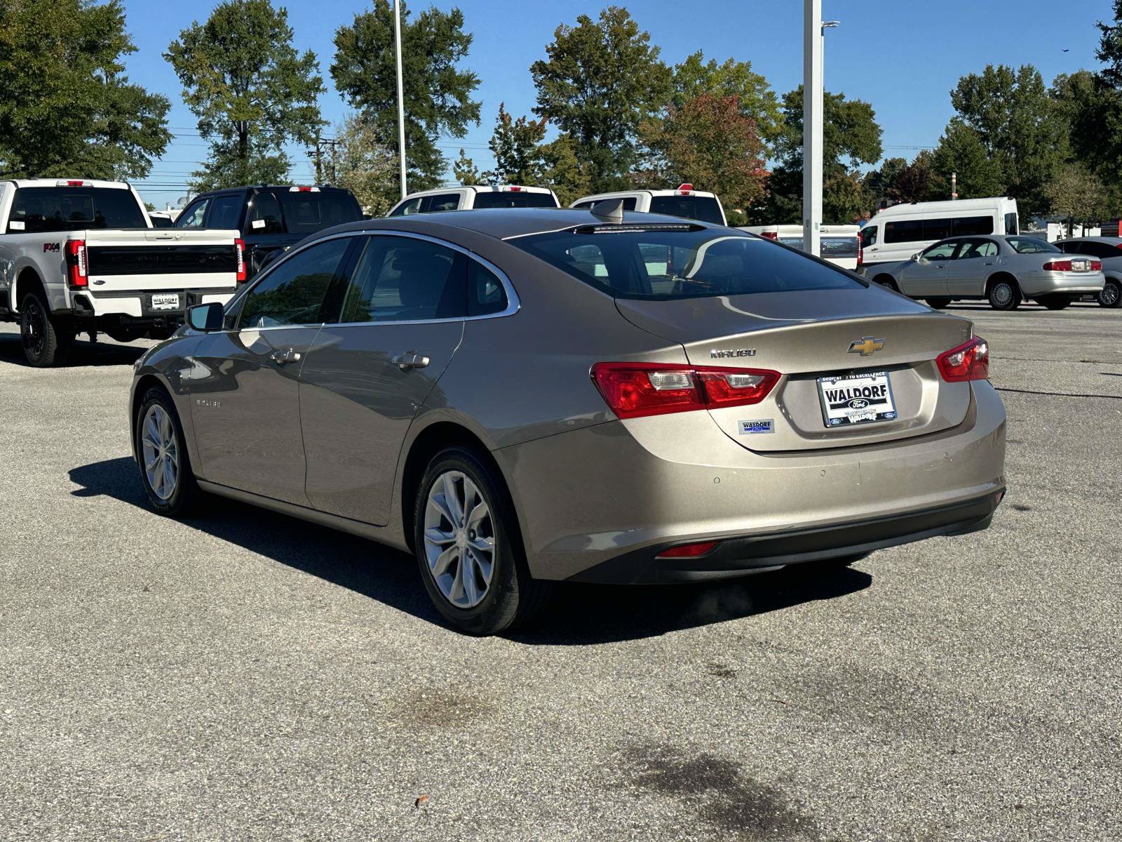 Used 2025 Chevrolet Malibu LT FWD image 4