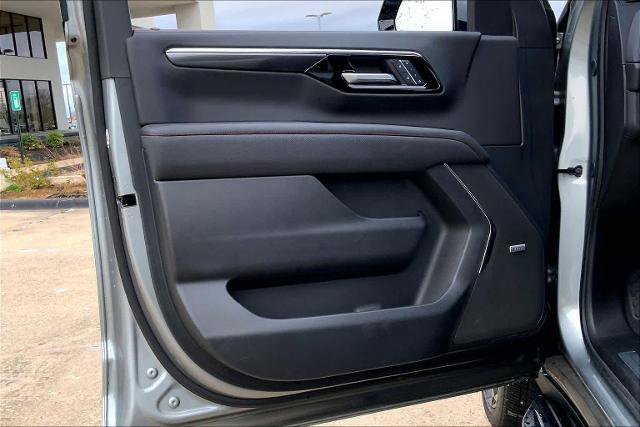 Used 2025 Chevrolet Suburban RST w/ Comfort Package image 21