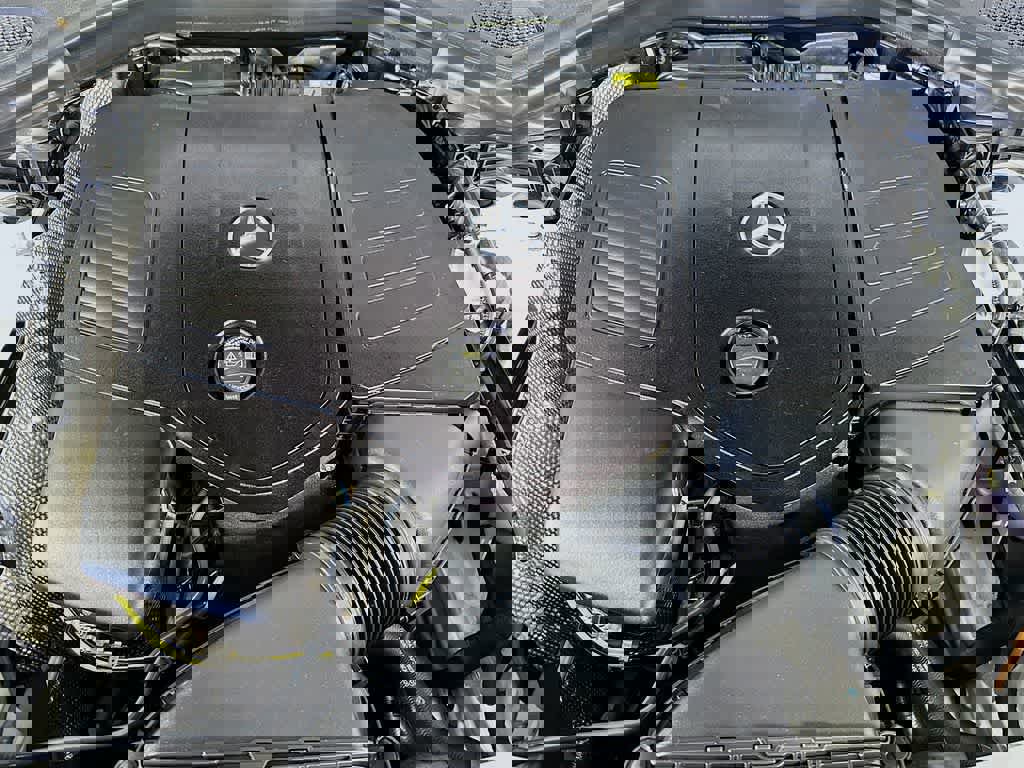 Used 2024 Mercedes-Benz GLC 300 4MATIC image 12