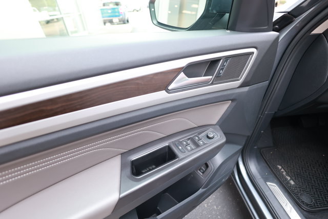 Used 2022 Volkswagen Atlas SE AWD/4WD image 13