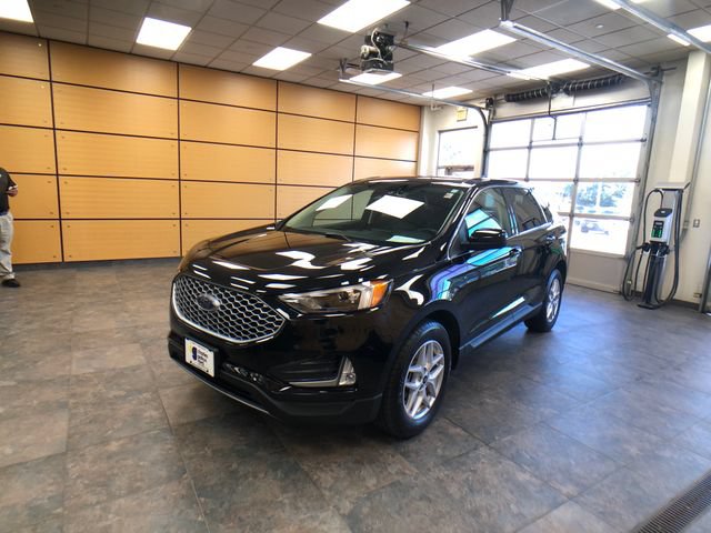Certified 2024 Ford Edge SEL w/ Convenience Package AWD/4WD image 3