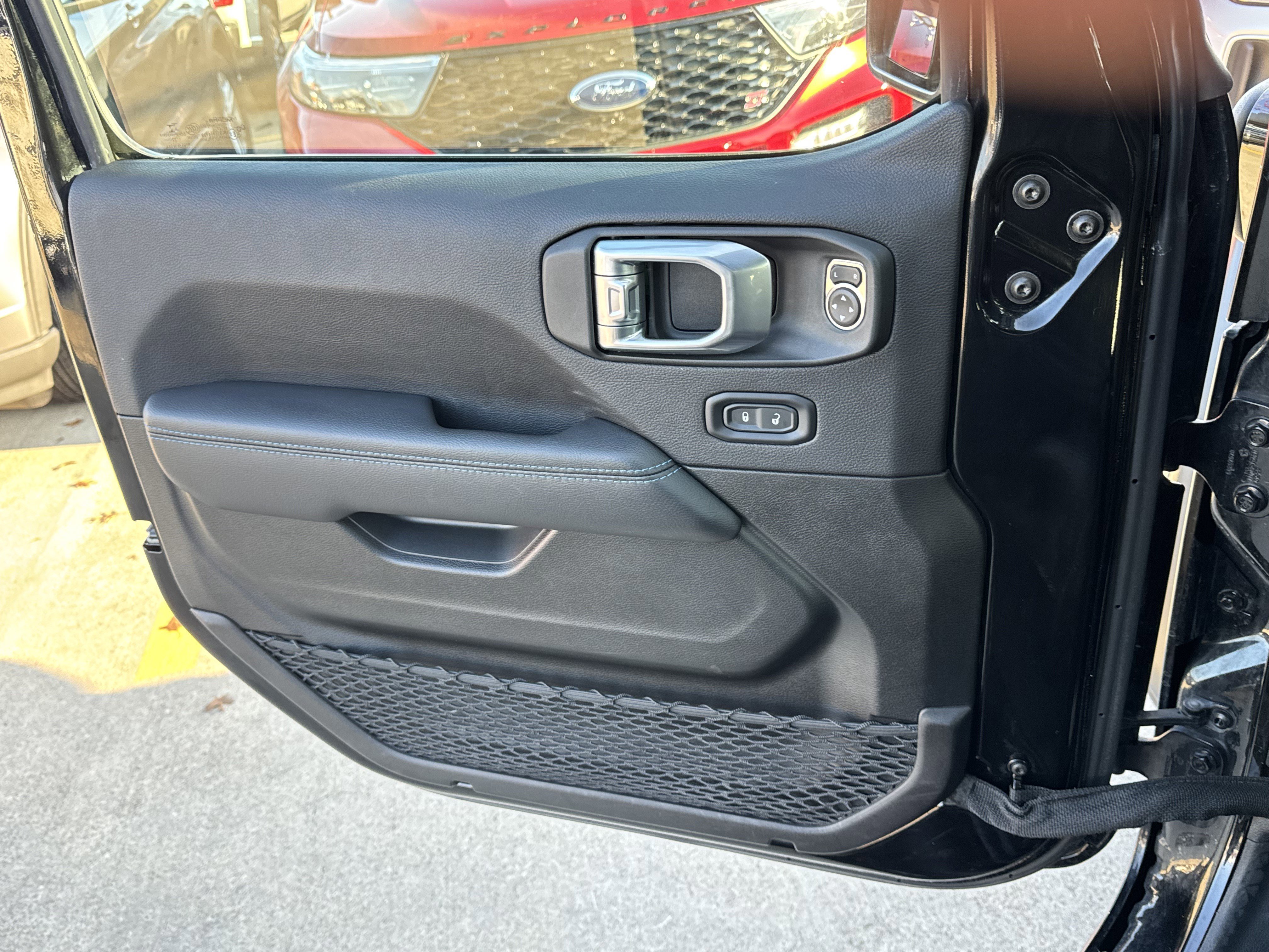 Used 2023 Jeep Wrangler Unlimited Rubicon 4xe w/ Safety Group image 25