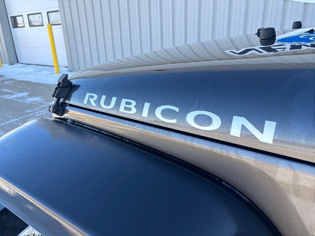 Used 2017 Jeep Wrangler Unlimited Rubicon w/ Max Tow Package AWD/4WD image 12