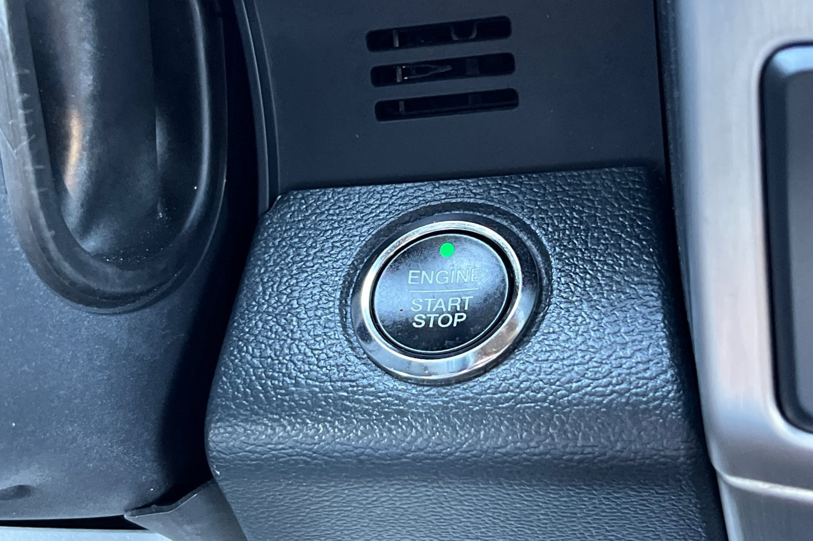 Certified 2022 Ford F250 Platinum AWD/4WD image 24