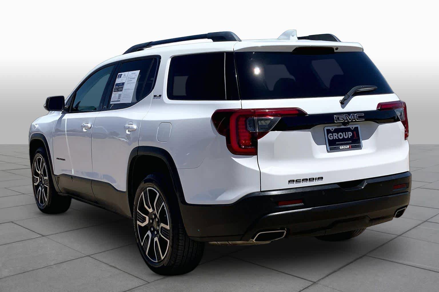 Used 2021 GMC Acadia SLE w/ Driver Convenience Package FWD image 12