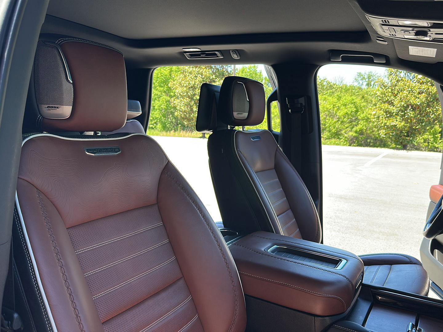 Used 2023 GMC Yukon Denali Ultimate AWD/4WD image 38