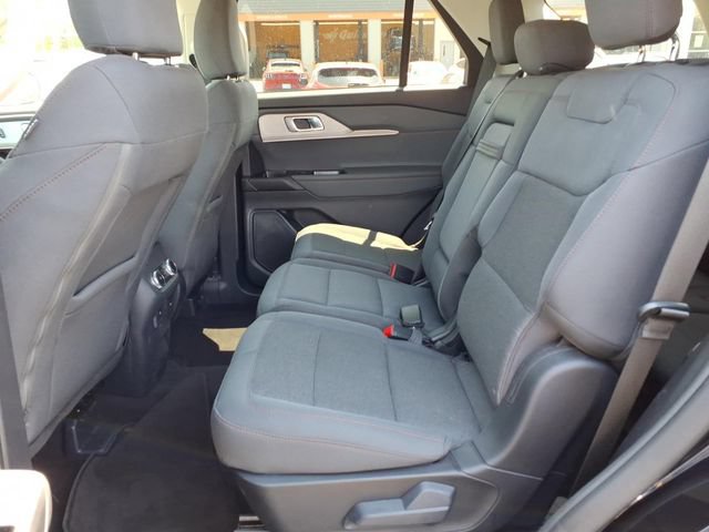 Certified 2025 Ford Explorer Active AWD/4WD image 6