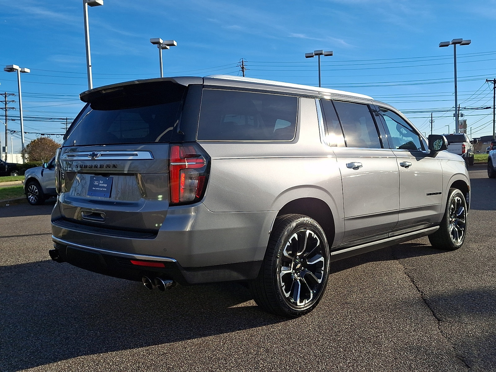 Used 2021 Chevrolet Suburban High Country image 7