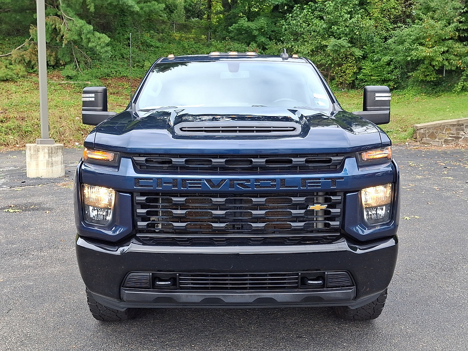 Used 2021 Chevrolet Silverado 2500 Custom w/ Custom Value Package AWD/4WD image 2