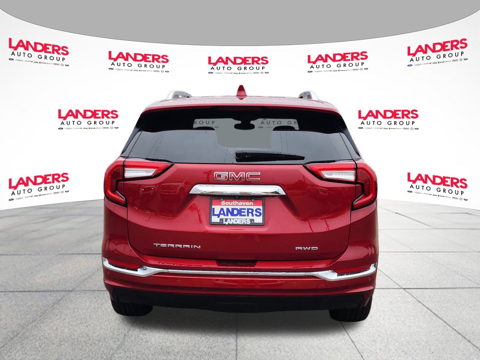 Used 2024 GMC Terrain Denali w/ Denali Premium Package image 4