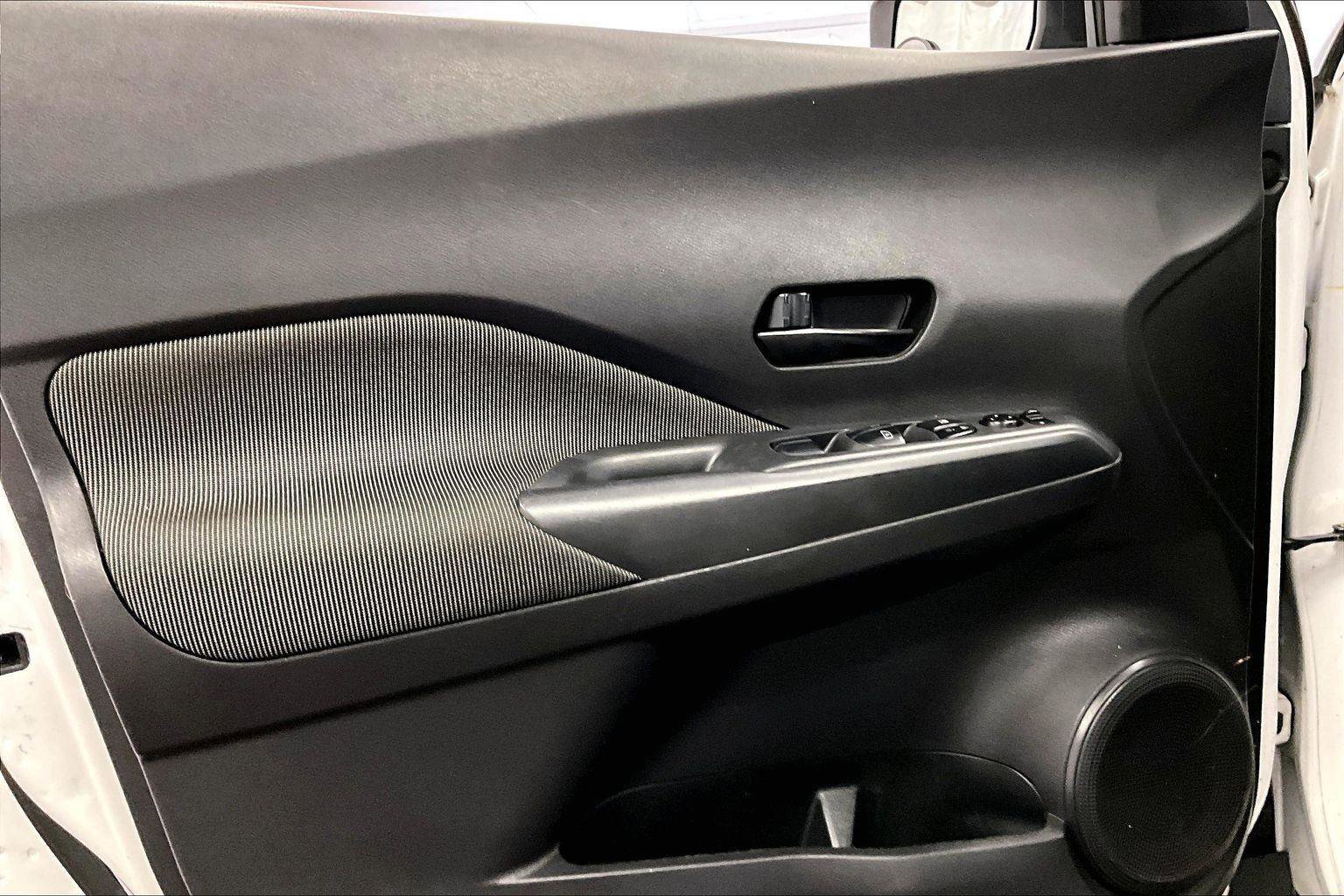 Used 2020 Nissan Kicks S image 22