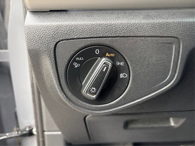 Used 2021 Volkswagen Atlas Cross Sport SEL R-Line w/ Cross Sport MDO Package image 17