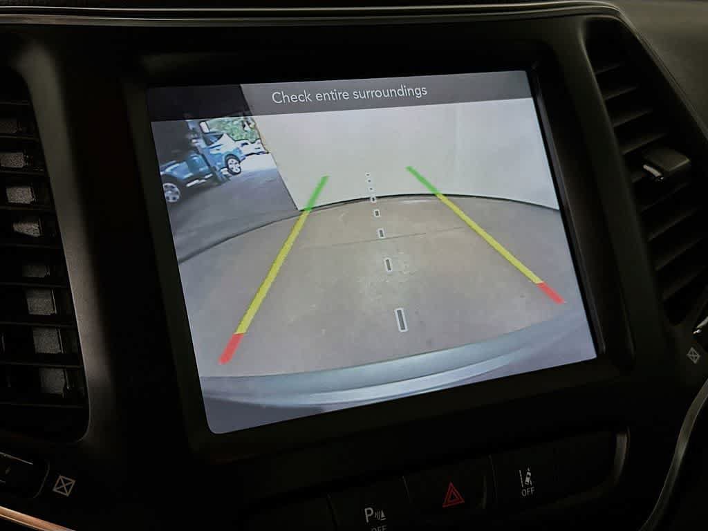 Used 2021 Jeep Cherokee Latitude Lux w/ Comfort/Convenience Group FWD image 28