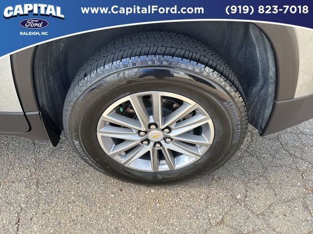 Used 2023 Chevrolet Traverse LT image 13