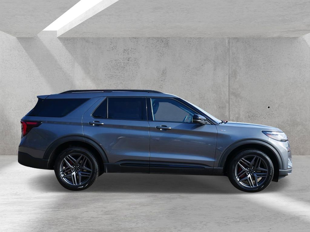 Certified 2025 Ford Explorer ST-Line w/ ST-Line Street Pack AWD/4WD image 2
