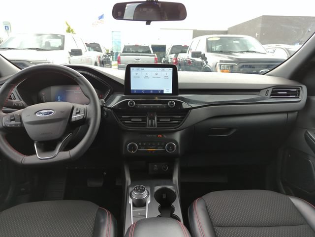 Certified 2025 Ford Escape ST-Line AWD/4WD image 24