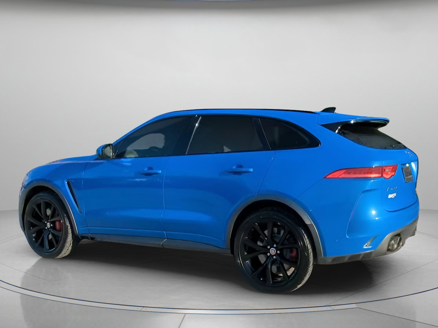 Used 2020 Jaguar F-PACE SVR image 11