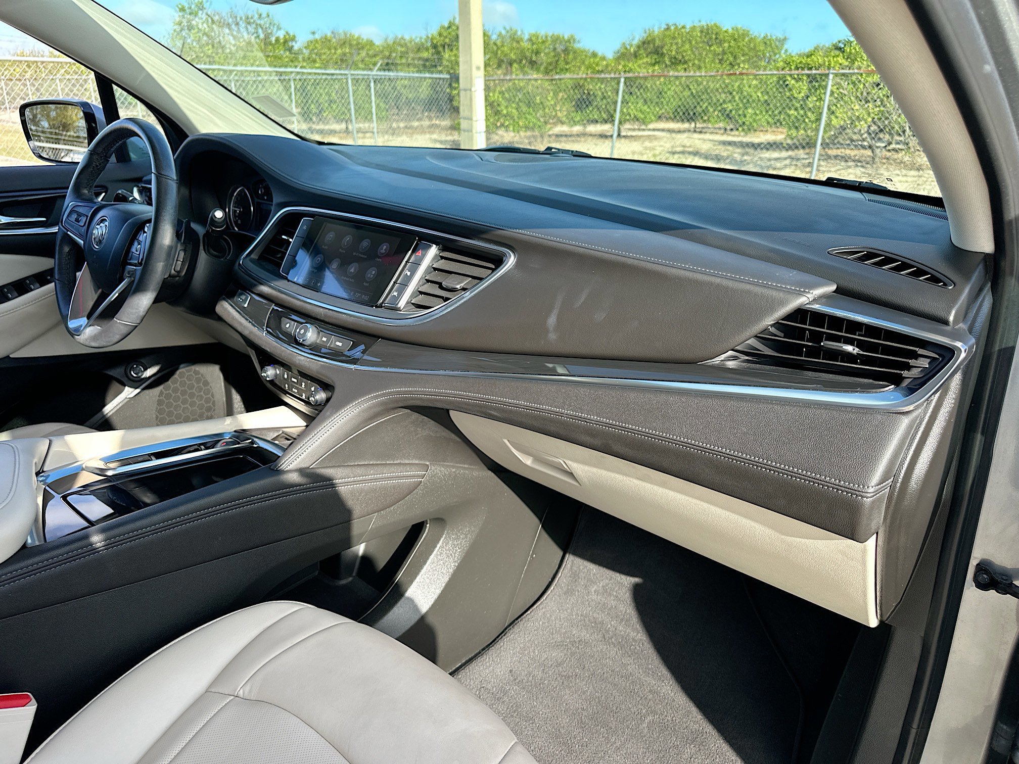 Used 2024 Buick Enclave Essence image 28