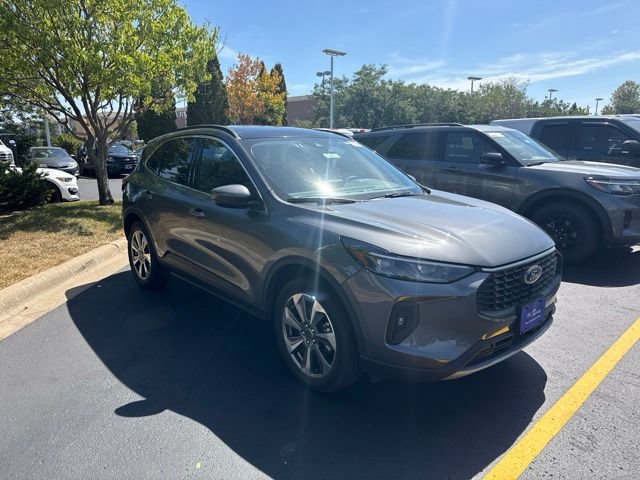 Certified 2025 Ford Escape Platinum AWD/4WD image 1