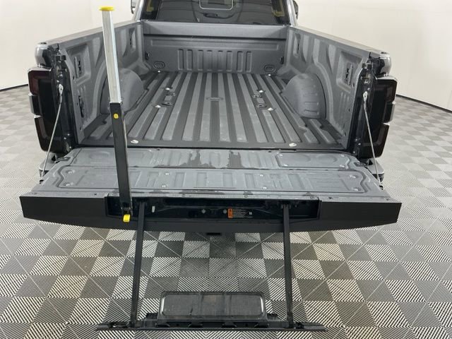 Certified 2025 Ford F450 Platinum w/ FX4 Off-Road Package AWD/4WD image 8