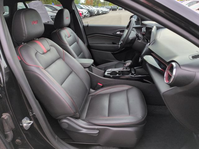 Used 2025 Chevrolet Trax RS w/ Driver Confidence Package FWD image 15