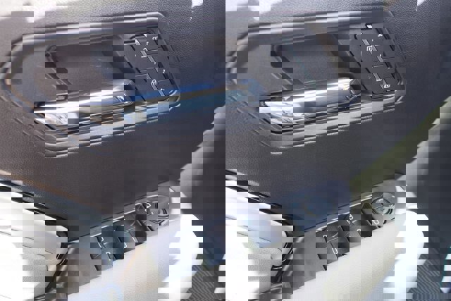 Used 2026 Chevrolet Colorado ZR2 w/ Technology Package image 19