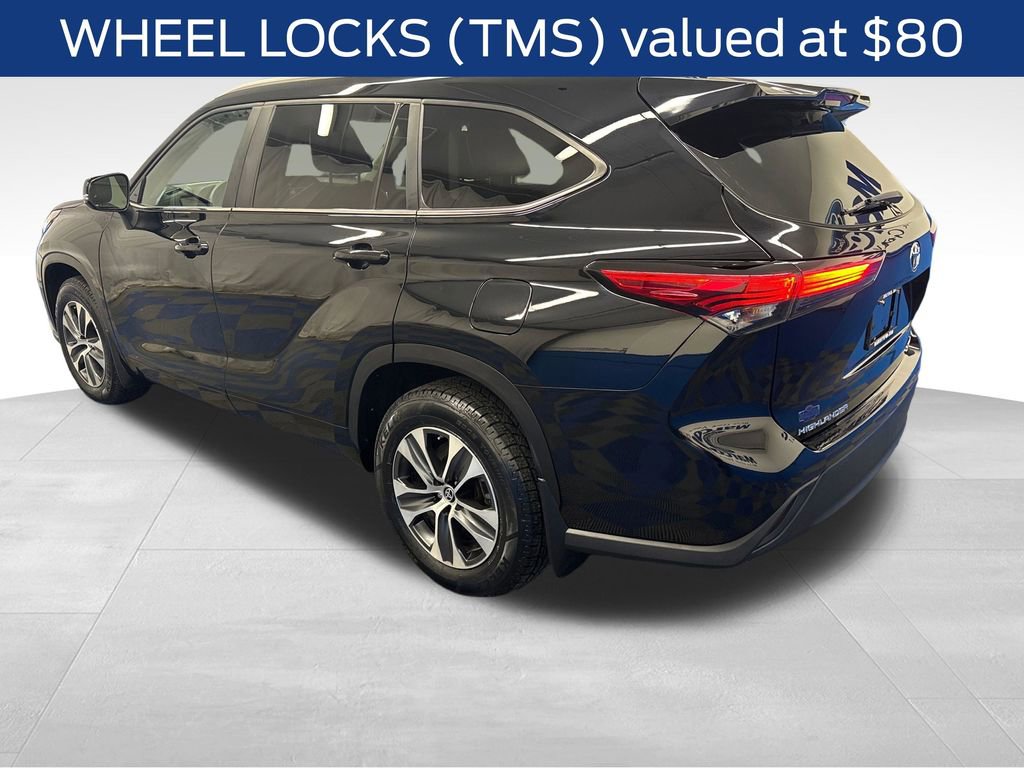 Used 2023 Toyota Highlander XLE AWD/4WD image 6
