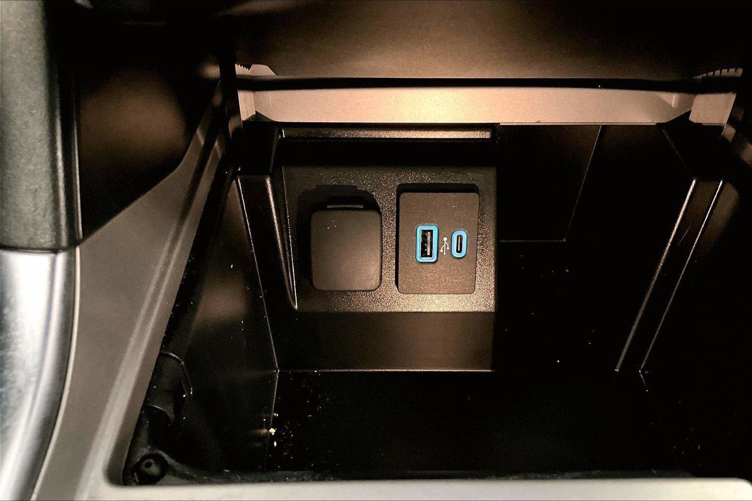 Certified 2023 Ford Explorer XLT w/ Equipment Group 202A image 32