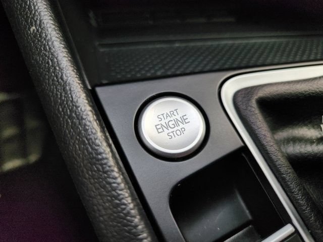 Used 2025 Volkswagen Jetta SE FWD image 20
