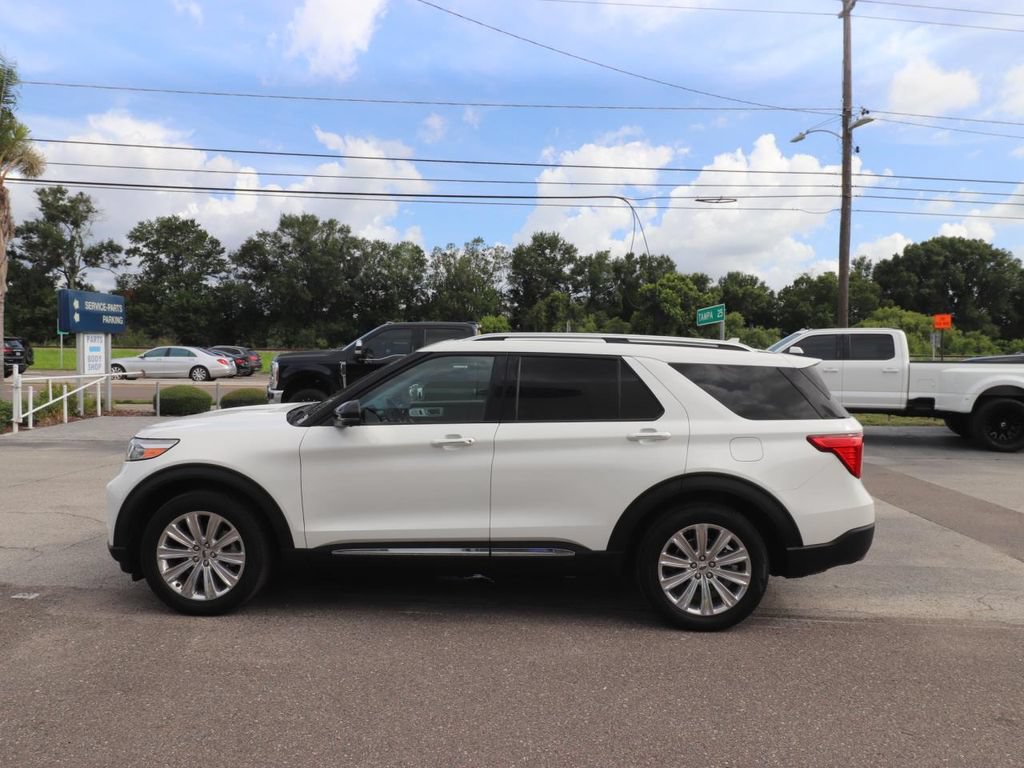 Certified 2023 Ford Explorer Limited w/ Limited Technology Package RWD image 5